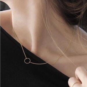 Vrai and Oro 14K Gold Circle Necklace